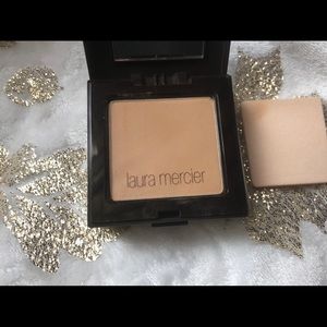 Laura Mercier Mineral Pressed Powder